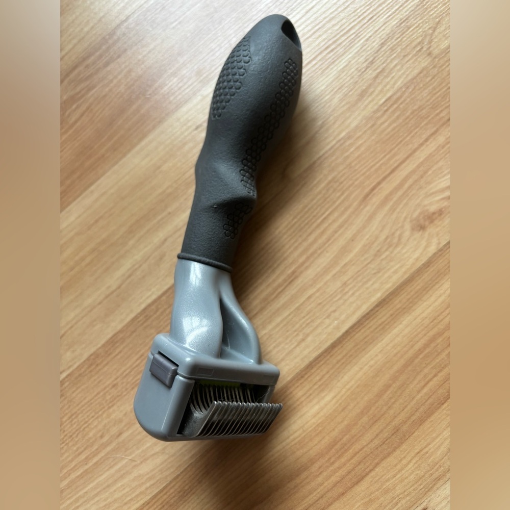 Furminator dematting tool